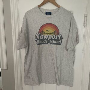 Men’s large Gray Newport Rhode Island T-Shirt used B3